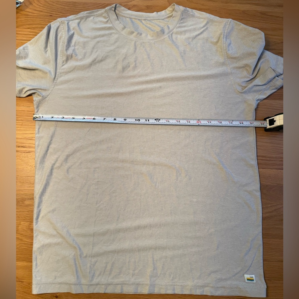 Vuori strato tech tee large salt heather